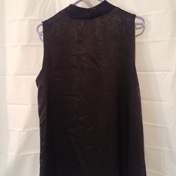 LOLO sleeveless shirt - Picture 4 of 5